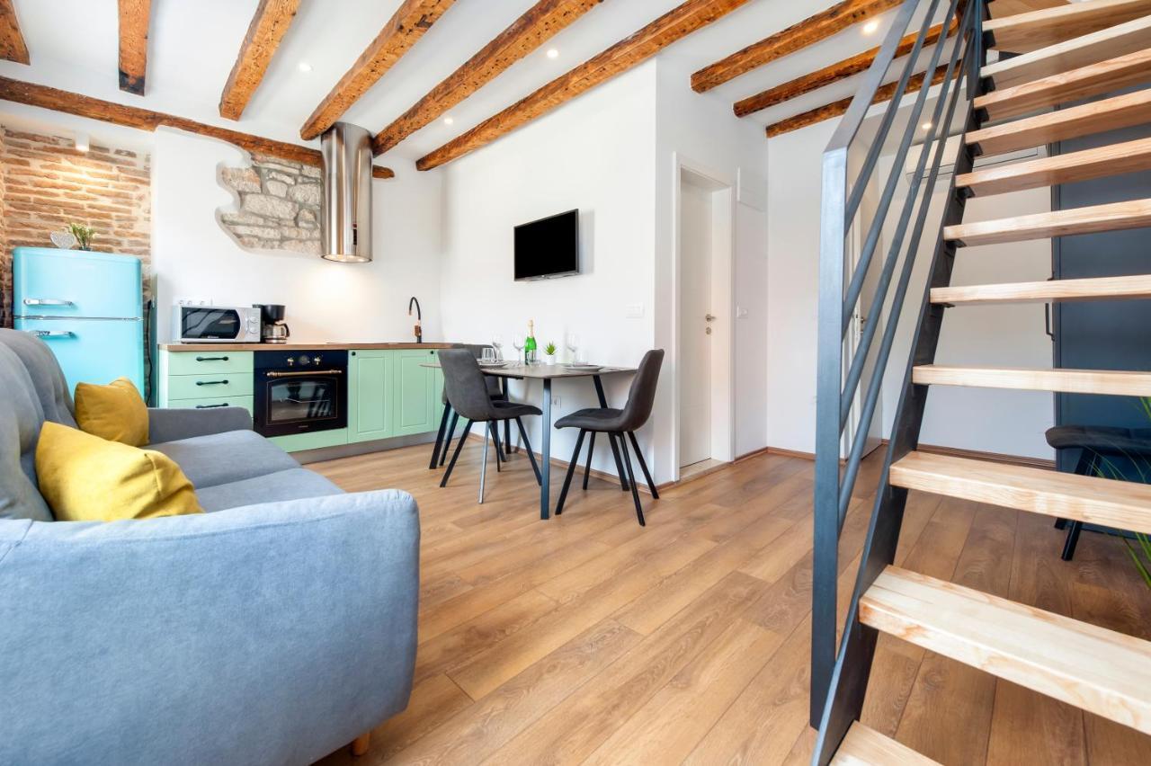 The Yellow House Apartments Rovinj Exterior foto