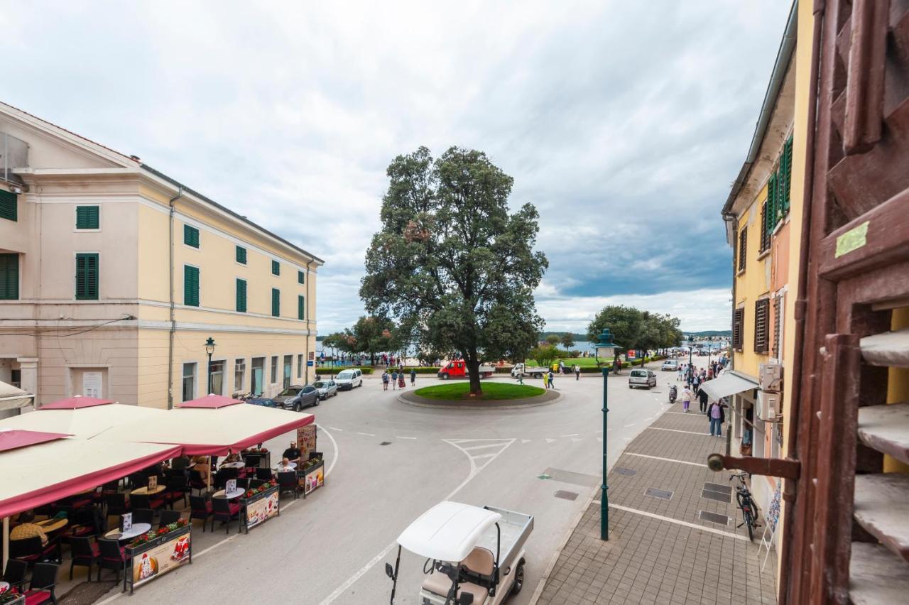 The Yellow House Apartments Rovinj Exterior foto